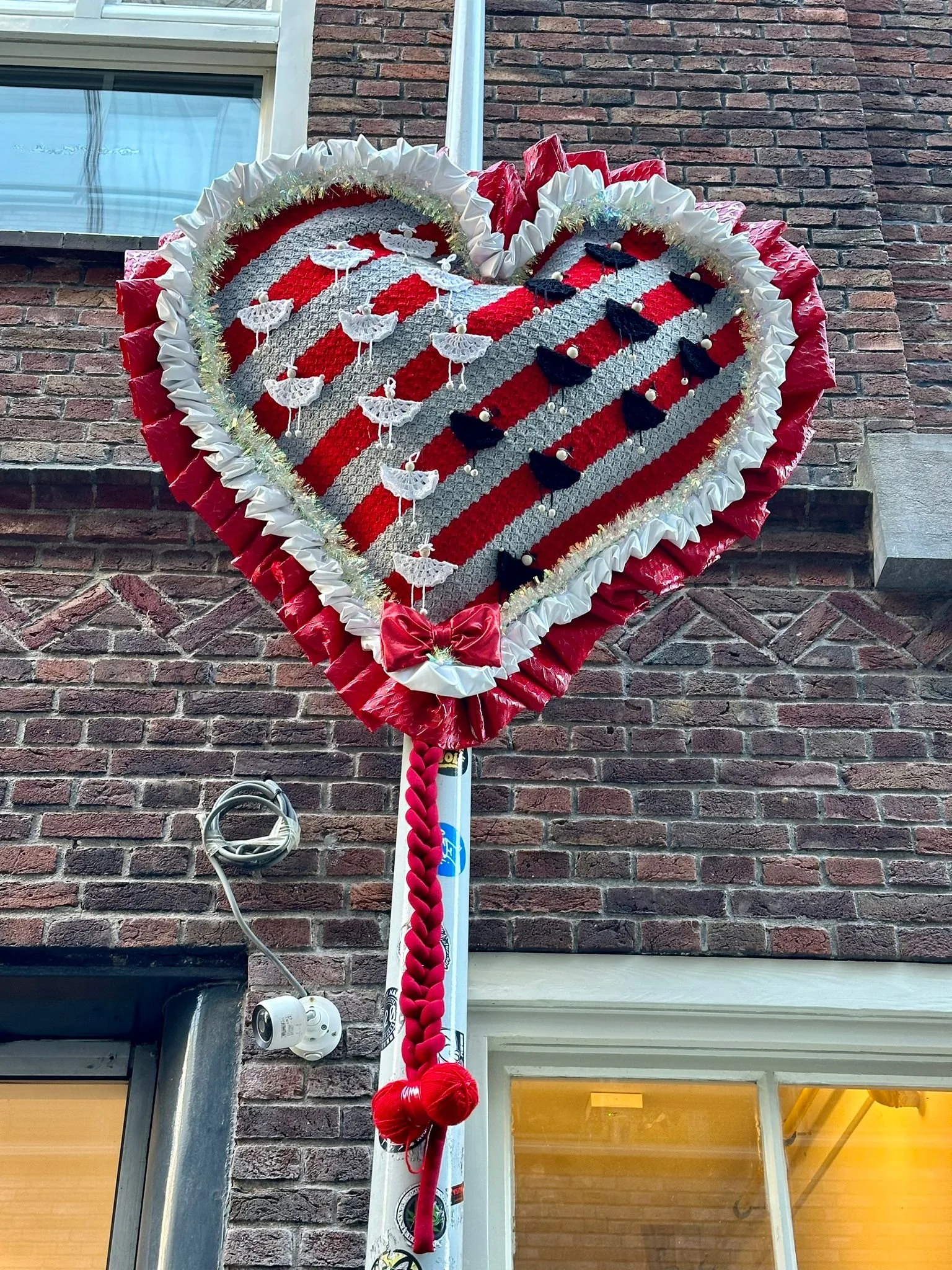 De Rode Draad Spuibuurt Amsterdam Arty Christmas Decoration