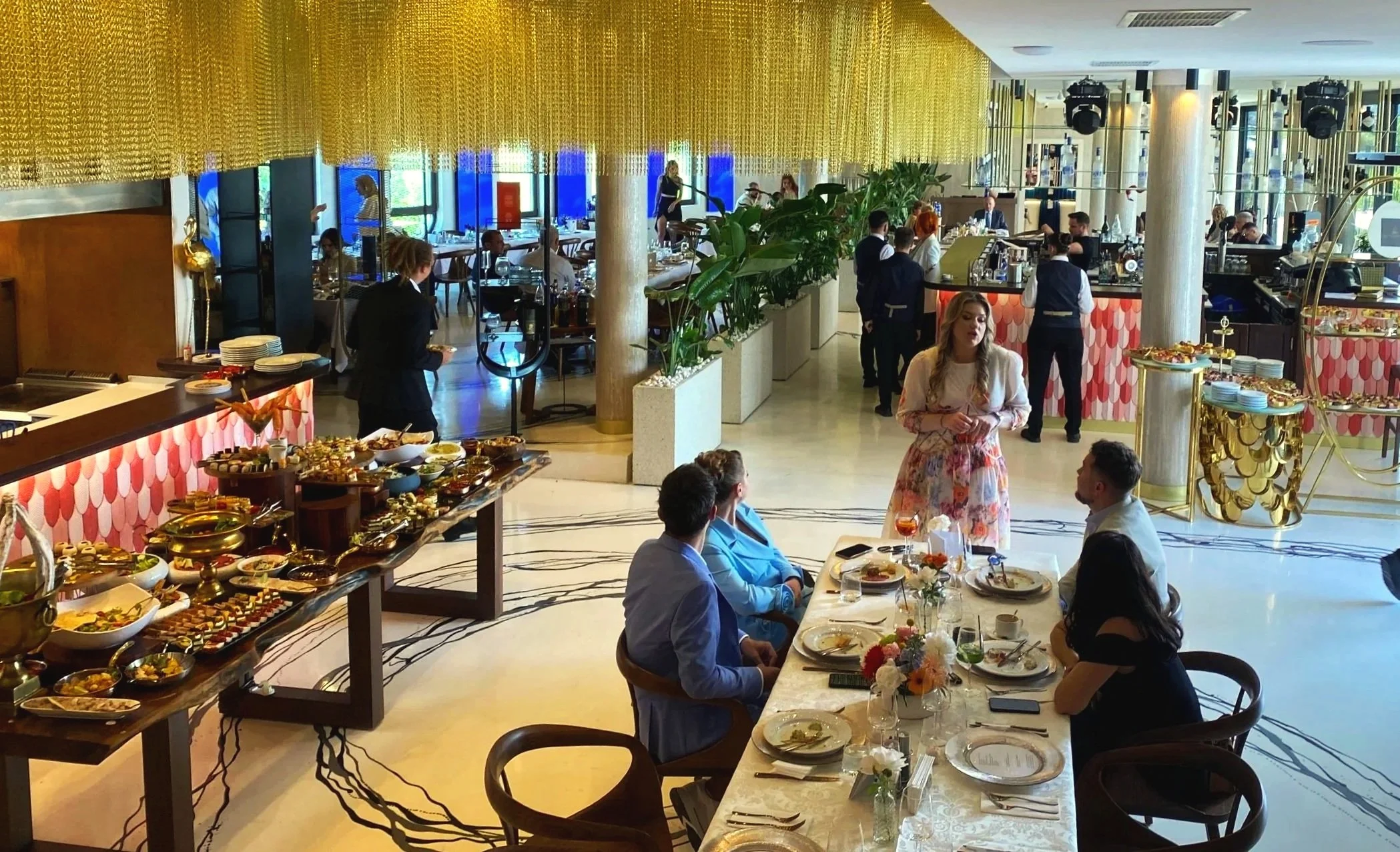 interior restaurant gold design