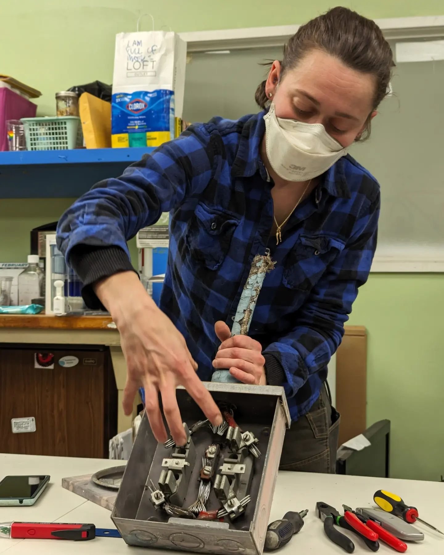 Thank you to everyone who has been attending our winter workshop series! Here are some photos from Intro to Electrical this week. 

We still have a few more workshops coming up, including Computer Aided Design, How to Build A PC, and Seed Starting. ?