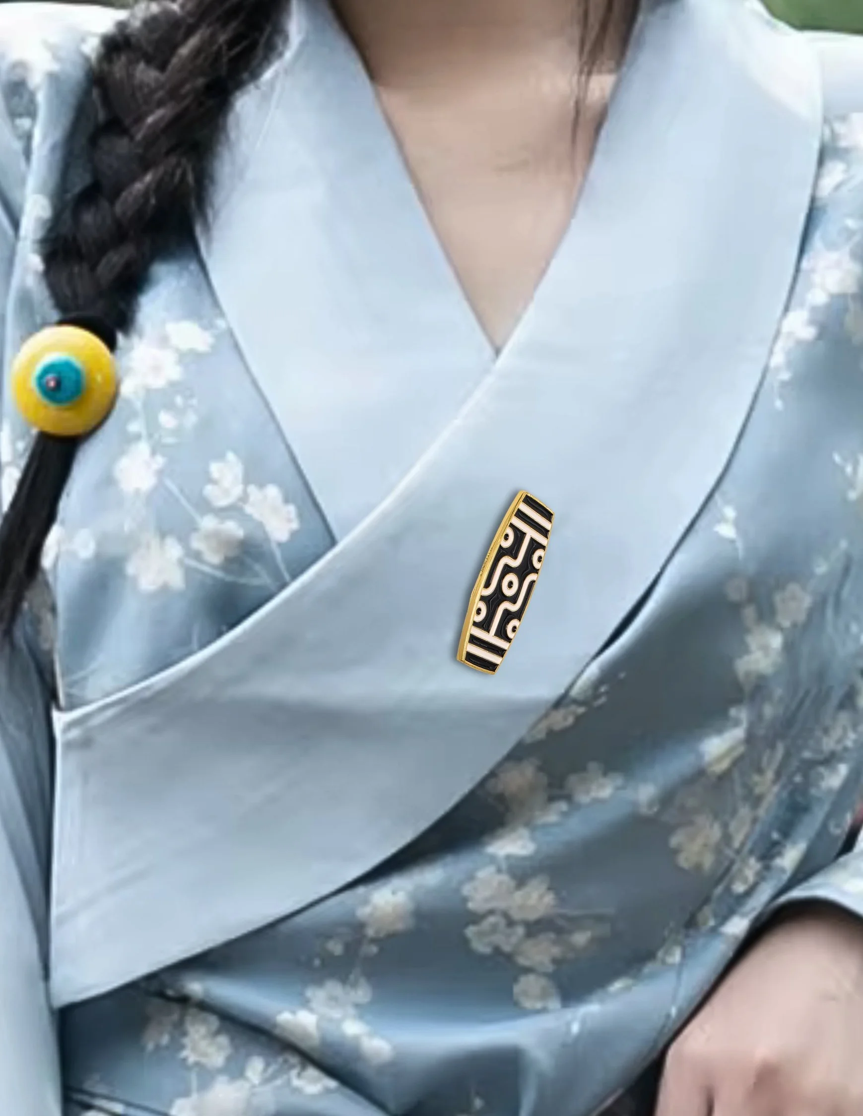 Tibetan Chupa with Zhi thumb pin.jpg