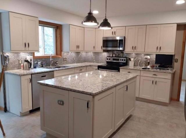 The Holiday Season is a time when a lot of customers want to update their kitchens and show off when they host the family. This year will have less hosting, but you upgrade for all year around. Be selfish with your kitchen.