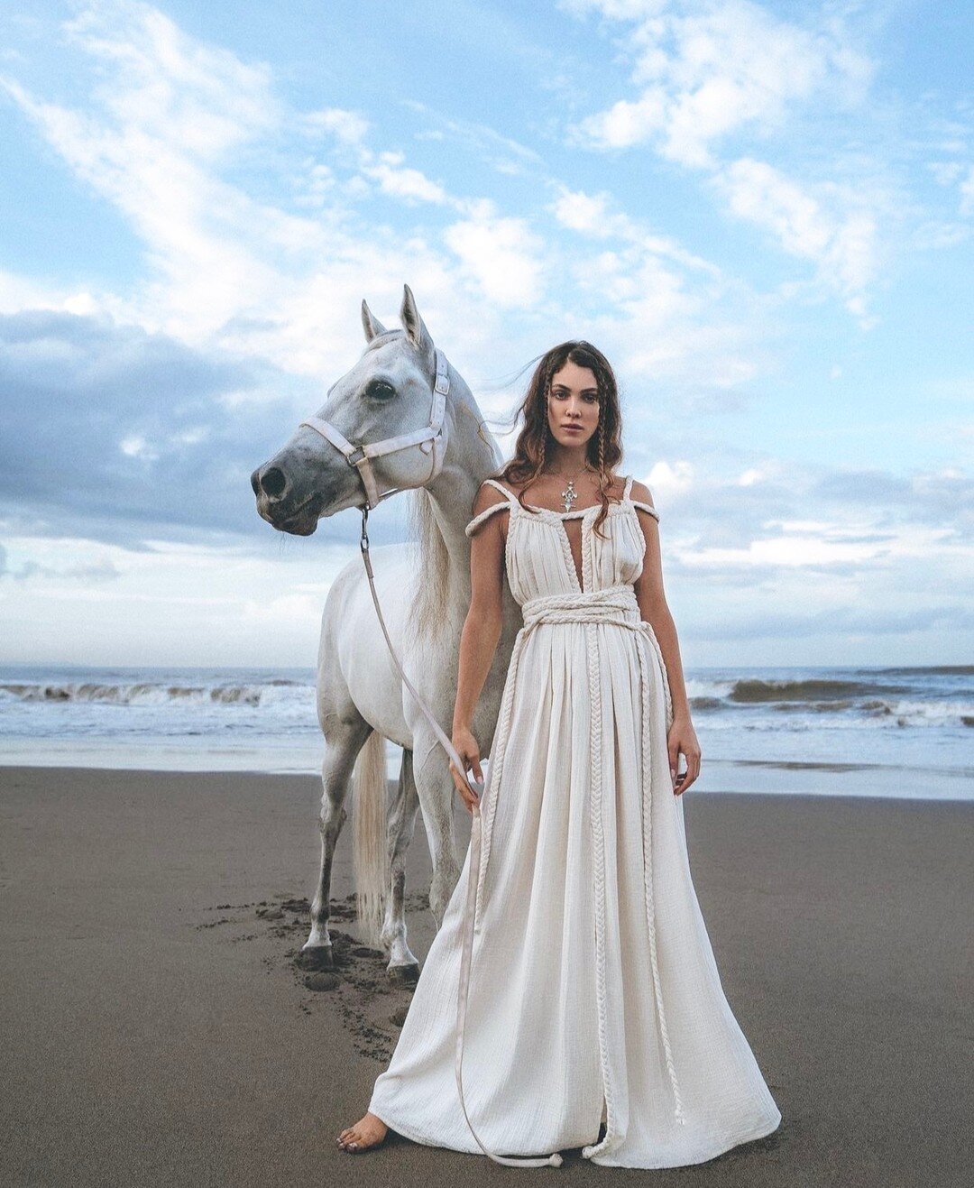 Horse energy reminds us that even with human domestication, our inner fire and hear remain untamed &hearts;️🐎

The horse is one of the most powerful totem animals, awakening our human memory of survival by living close to mother earth and stirs our 
