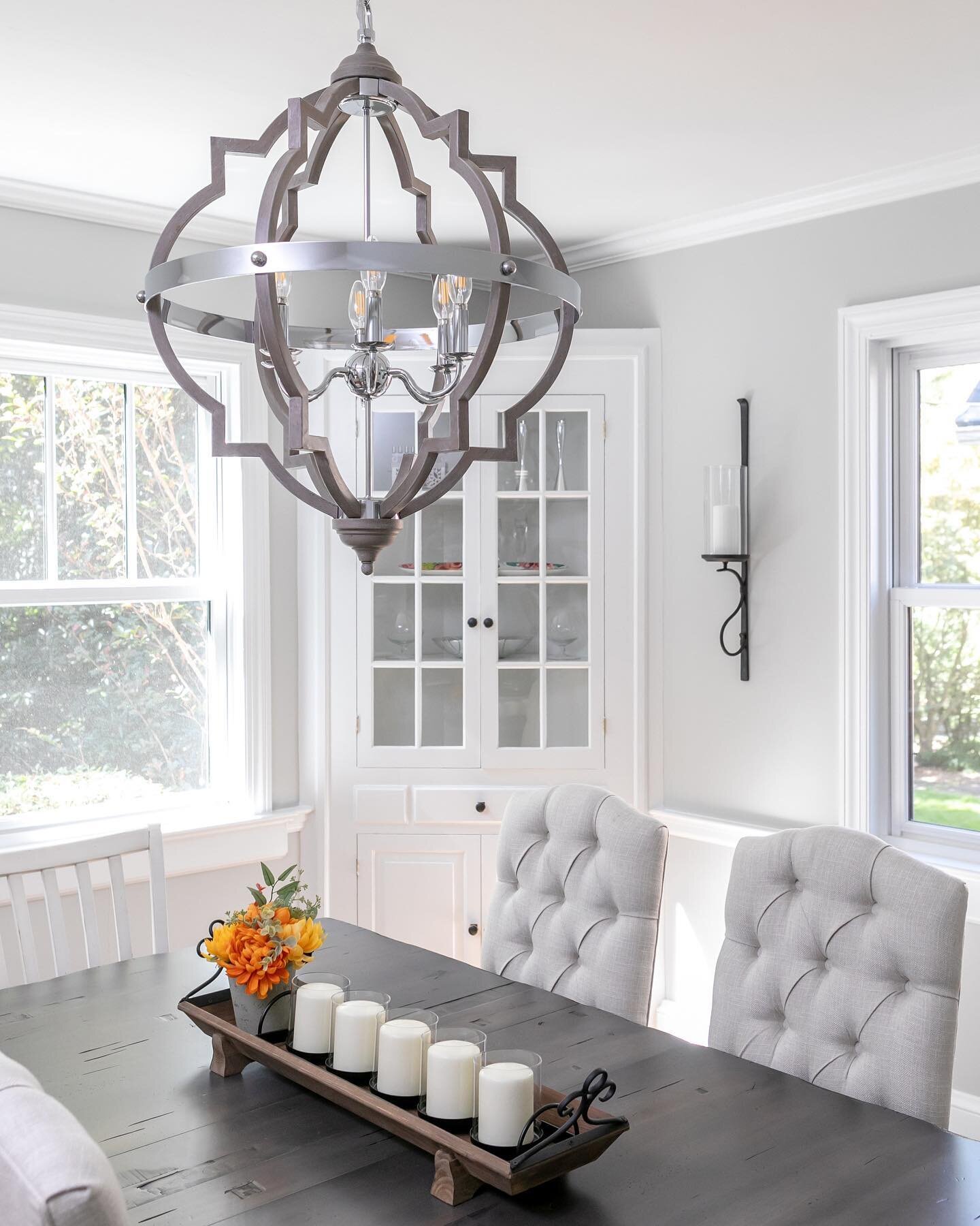 Loving the peaceful feeling in this dining room. 

*
*
*
*
*
#raleighphotographer #raleighinteriorphotographer #raleighinteriordesign #chapelhillphotographer #chapelhillinteriordesign #chapelhillinteriorphotographer #durhamphotographer #durhaminterio