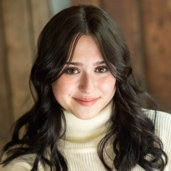 Chloe.png