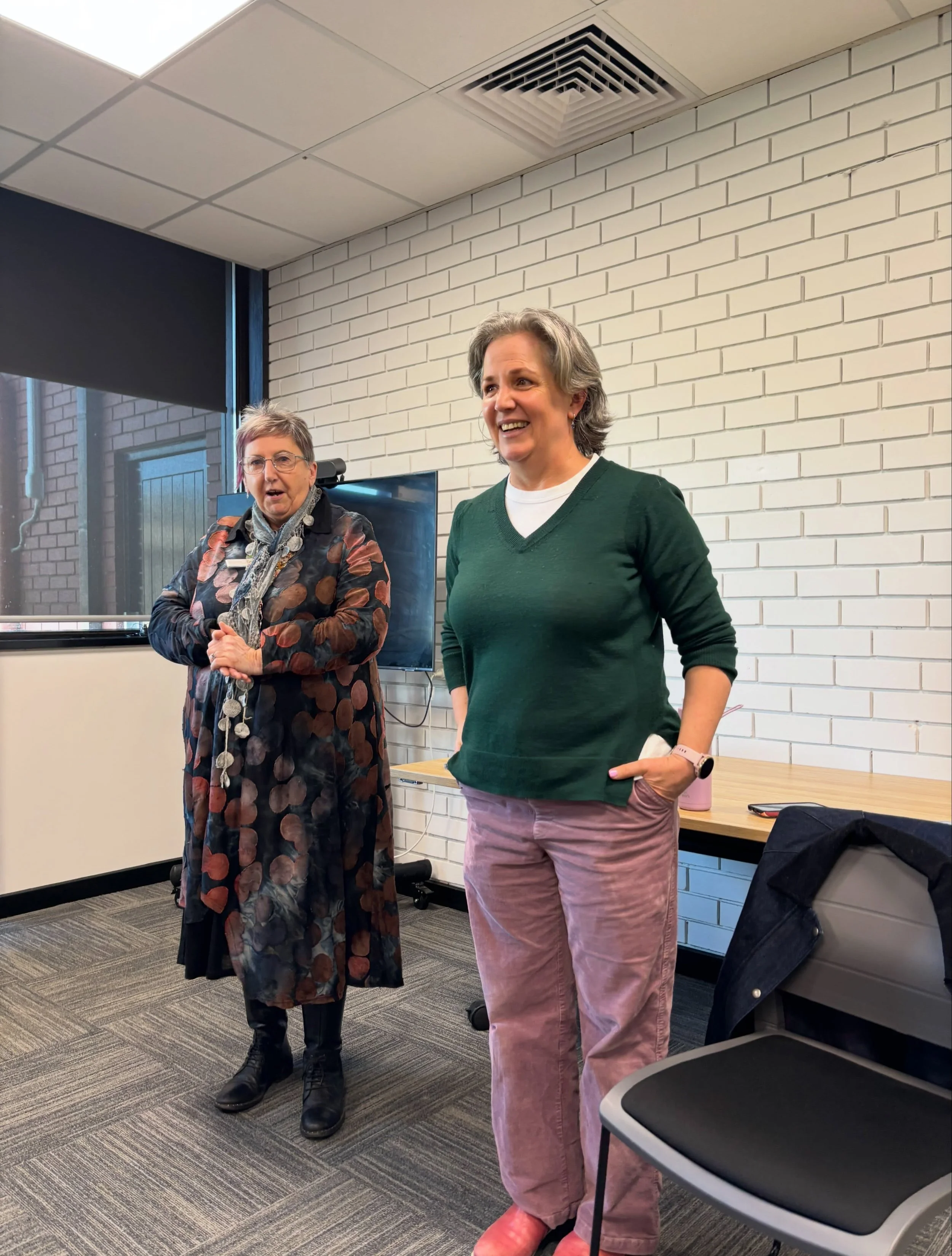 It was my absolute pleasure to meet the delightful @jo.dixon.writes yesterday at Rochester. @campaspelibrary Our chat included Jo swapping notes about brain surgery with my husband. So glad we made the trip.