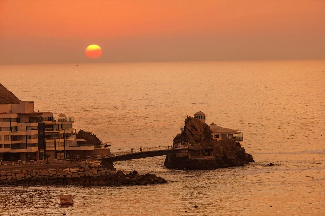A Peruvian Sunset for you all to enjoy 🇵🇪

This was shot in Santa Maria a couple years ago, I have over 3000 images from that trip that I have yet to even go through. So many things to do, so little time to dedicate to them. I know one day I will h