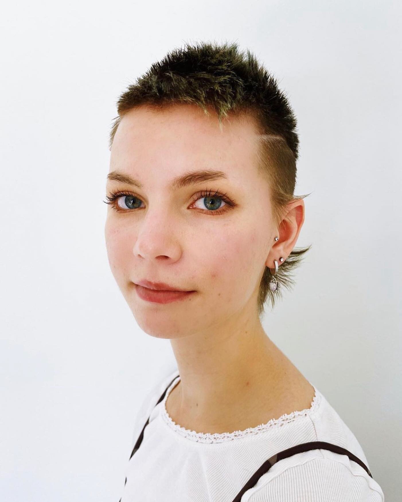 Micro mullet for @fqithminer by @olivejoos 

#buzzedhair #shorthair #headshaved #mullet #minneapolissalon #minneapolishair