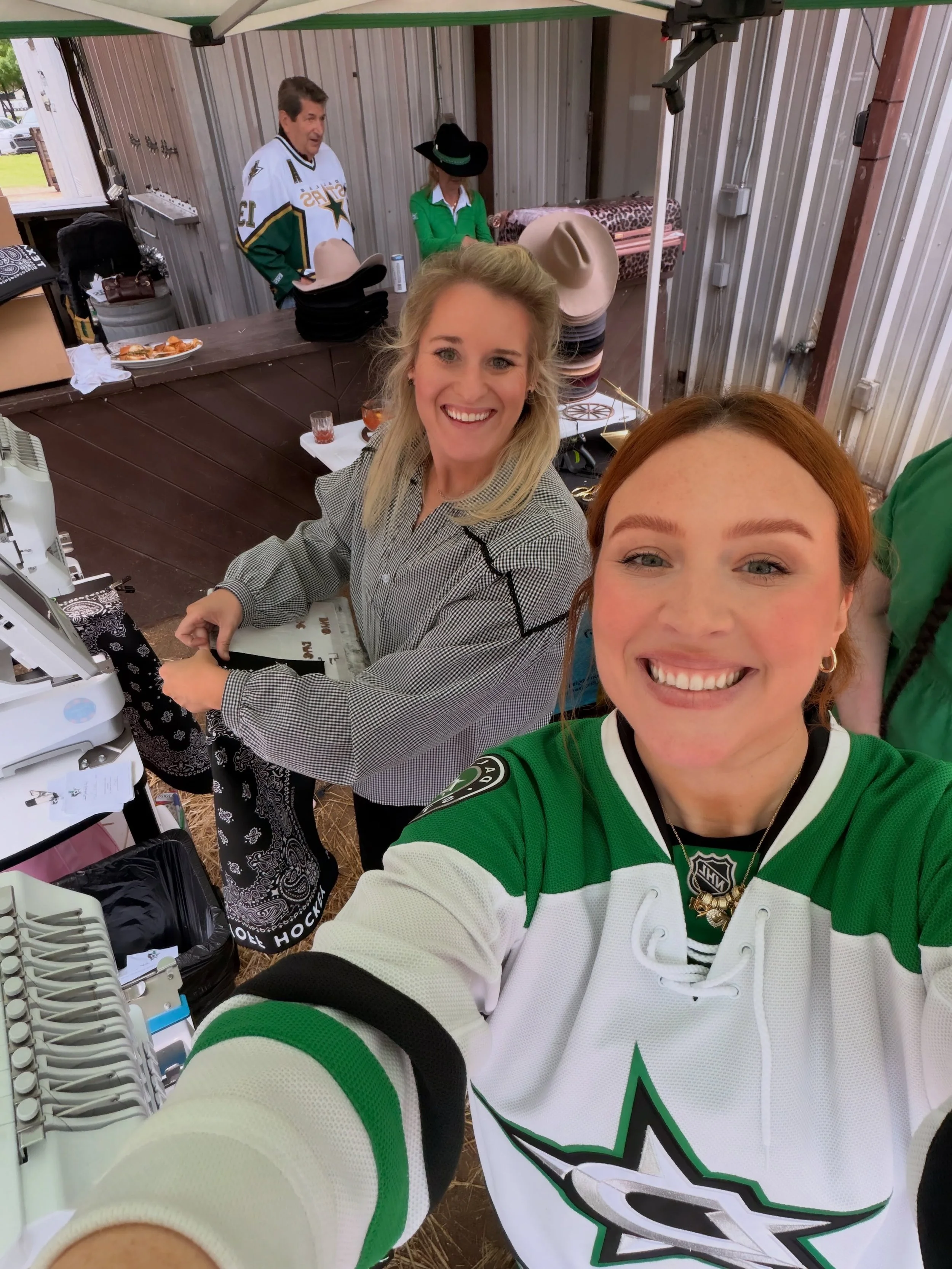 Stitchin&rsquo; in the rain for the @dallasstars 💚 

@bandldesignsgifts_ 
@themonogramclub 
@shop_allthebuzz