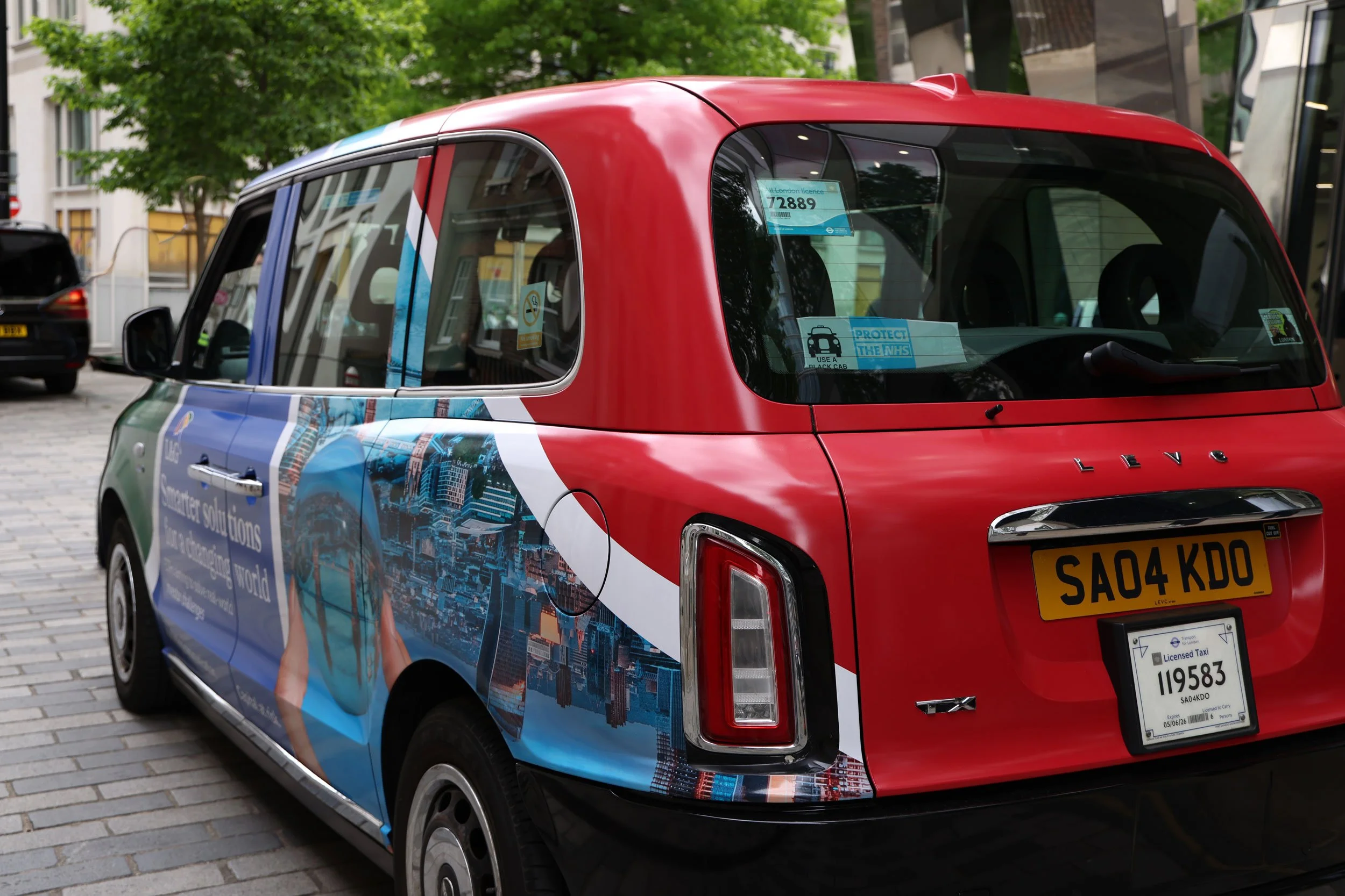 Taxi-Back01.jpg
