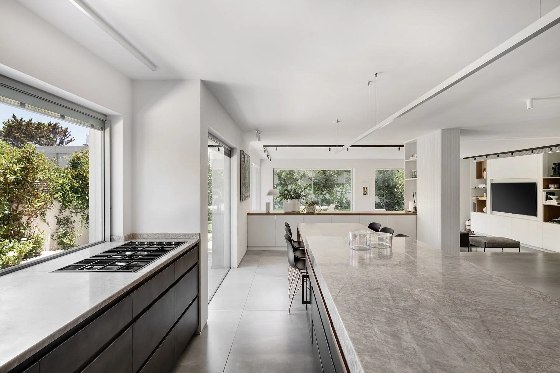 850_3981AAA copy-small.jpg