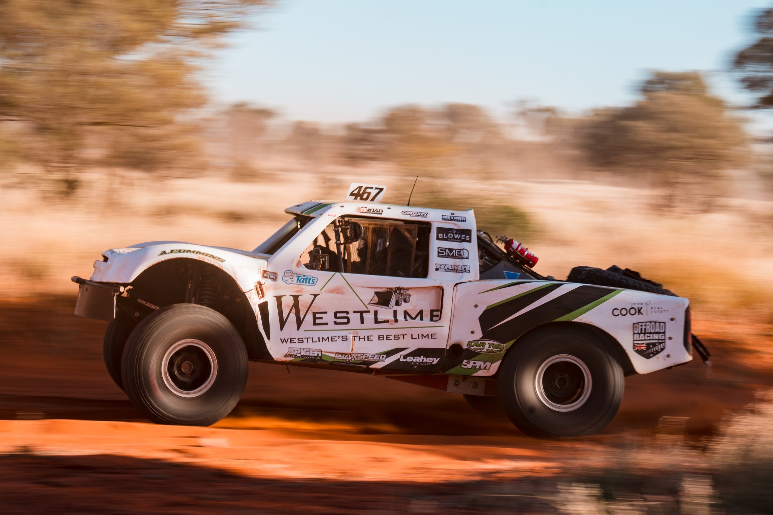 Custom_Lithium_Finke_Desert_Race_Adventure_Photography_006.jpg