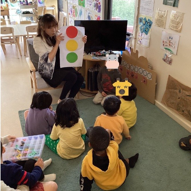 Introducing our Emotion Traffic Light activity! 🚥

This fun and interactive activity teaches our Lively Learners about intention, emotion regulation, and real-life connections through a simple traffic light analogy.  By associating emotions with col
