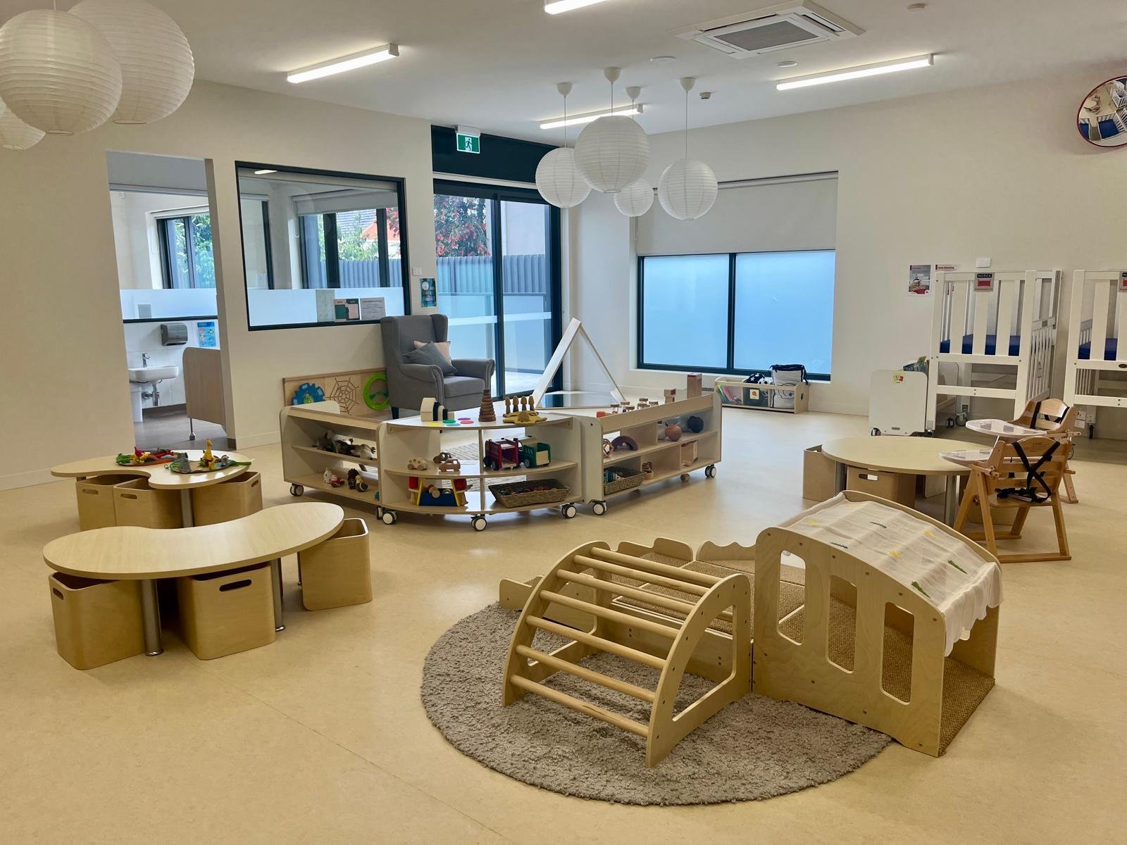 🌟 𝐖𝐞𝐥𝐜𝐨𝐦𝐞 𝐭𝐨 𝐭𝐡𝐞 𝐊𝐚𝐫𝐡𝐮 𝐑𝐨𝐨𝐦! 🌟

Our Karhu Room (meaning &quot;Bear&quot; in Finnish) is a nurturing space designed especially for our youngest learners, from 0 to 2 years old. 🐻 Here, we focus on the holistic development of ea