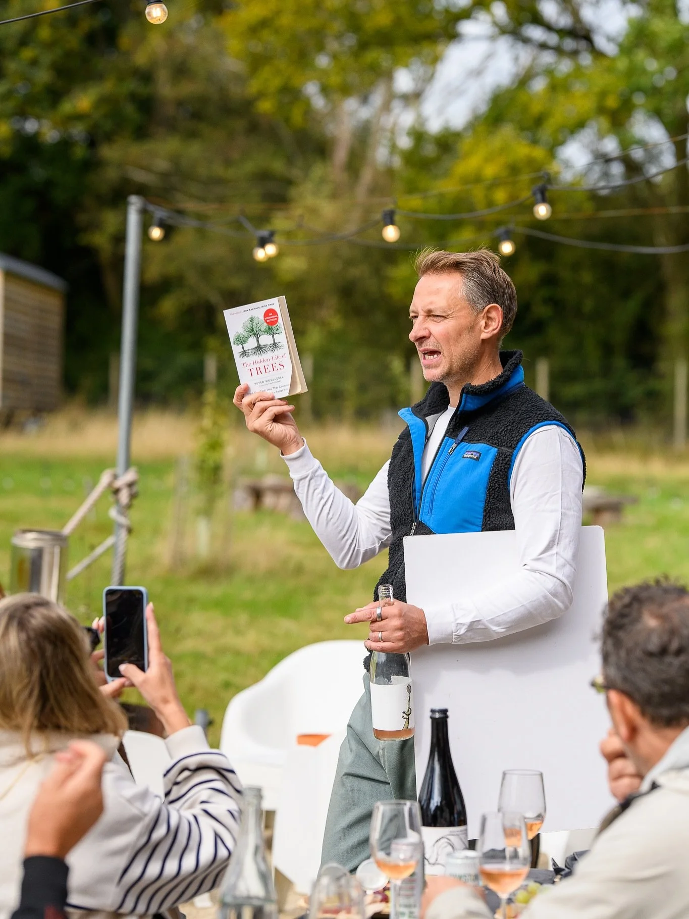 Tour de Force.

Come feel the energy of a regenerative farm, organic vineyard and natural winery. And what that means for climate, nature and community.

And drink some natural wine.

Last few seats for tours in 2025 in webshop.

#naturalwine #organi