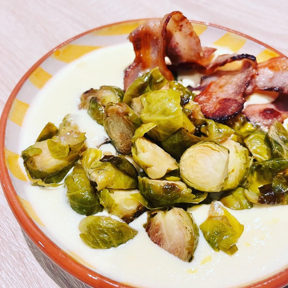 𝗖𝗵𝗼𝘂𝘅 𝗱𝗲 𝗯𝗿𝘂𝘅𝗲𝗹𝗹𝗲𝘀 𝘀𝗮𝘂𝗰𝗲 𝗽𝗮𝗿𝗺𝗶𝗴𝗴𝗶𝗮𝗻𝗼
𝐷𝑒 𝑞𝑢𝑜𝑖 𝑓𝑎𝑖𝑟𝑒 𝑎𝑑𝑜𝑟𝑒𝑟 𝑙𝑒𝑠 𝑐ℎ𝑜𝑢𝑥 𝑑𝑒 𝑏𝑟𝑢𝑥𝑒𝑙𝑙𝑒𝑠 𝑚𝑒̂𝑚𝑒 𝑎𝑢𝑥 𝑒𝑛𝑓𝑎𝑛𝑡𝑠 !

Hello, J'ai go&ucirc;t&eacute; cette recette &agrave; Paris, il fal