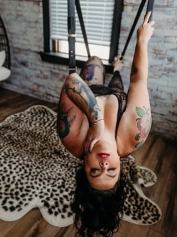 Last chance to get minis done at our studio. Link in story!