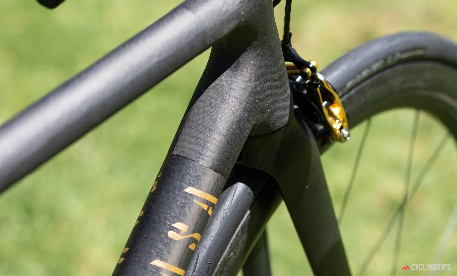 Tsubasa-Crow-custom-Bikes-of-the-Bunch-CyclingTips-5.jpg