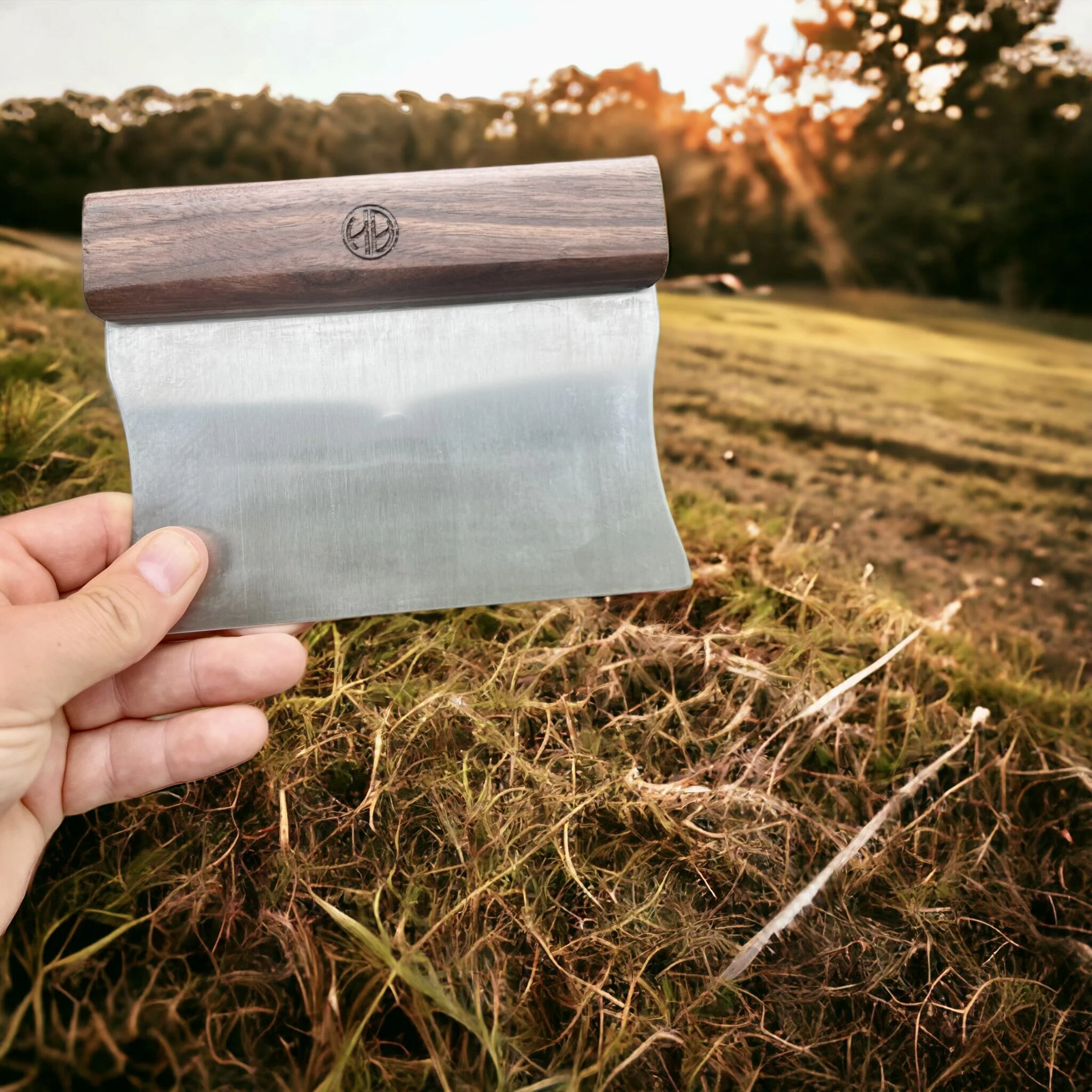 The versatile kitchen tool, the KONG BOARDS bench scraper ￼