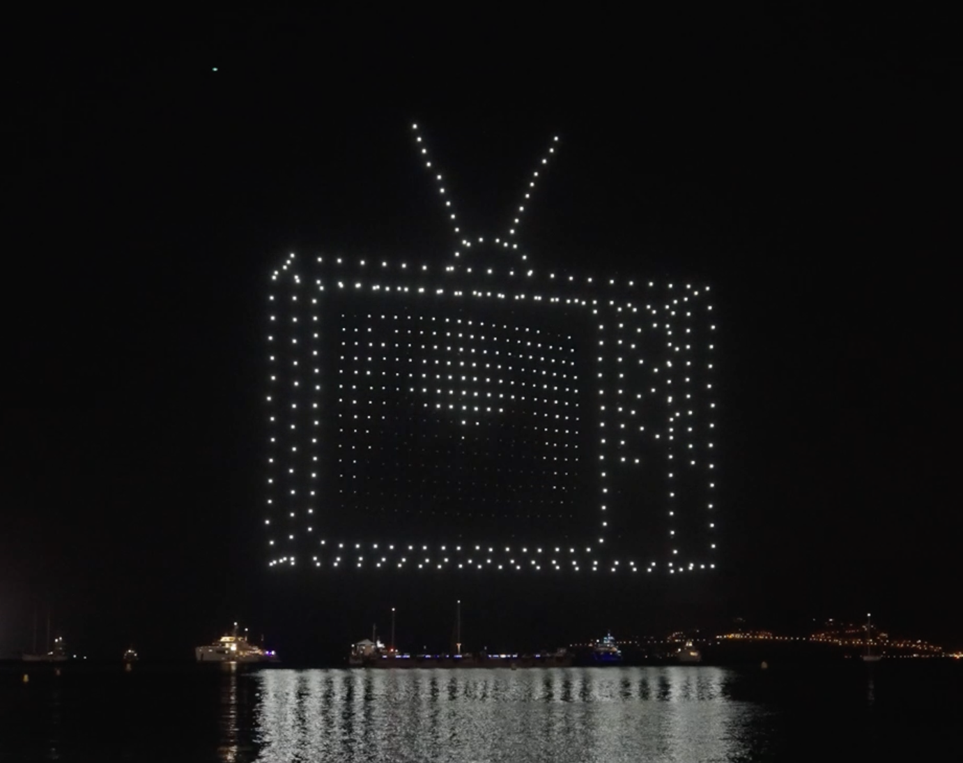 The Night Has 600 Drones: LG&nbsp; and Kargo Light Up Cannes