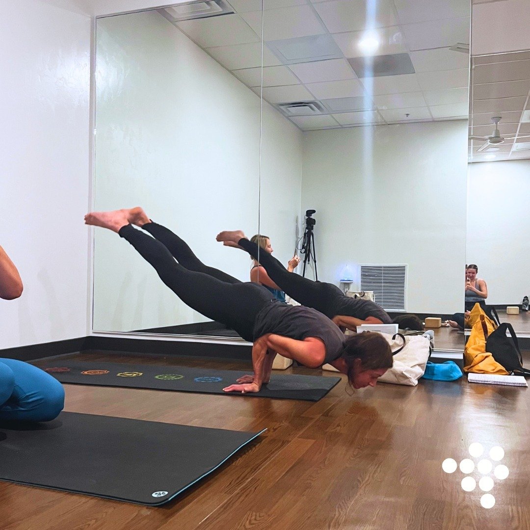 Wowza 🤯 Our resident arm balance queen Nicky Sciortino sure has some cool moves! If only she would teach us.... OH WAIT 🤭 she will be! On Saturday, May 11, from 3:00 - 5:00 p.m. join Nicky in &quot;The Fundamentals of Arm Balances&quot; 💪 A worksh