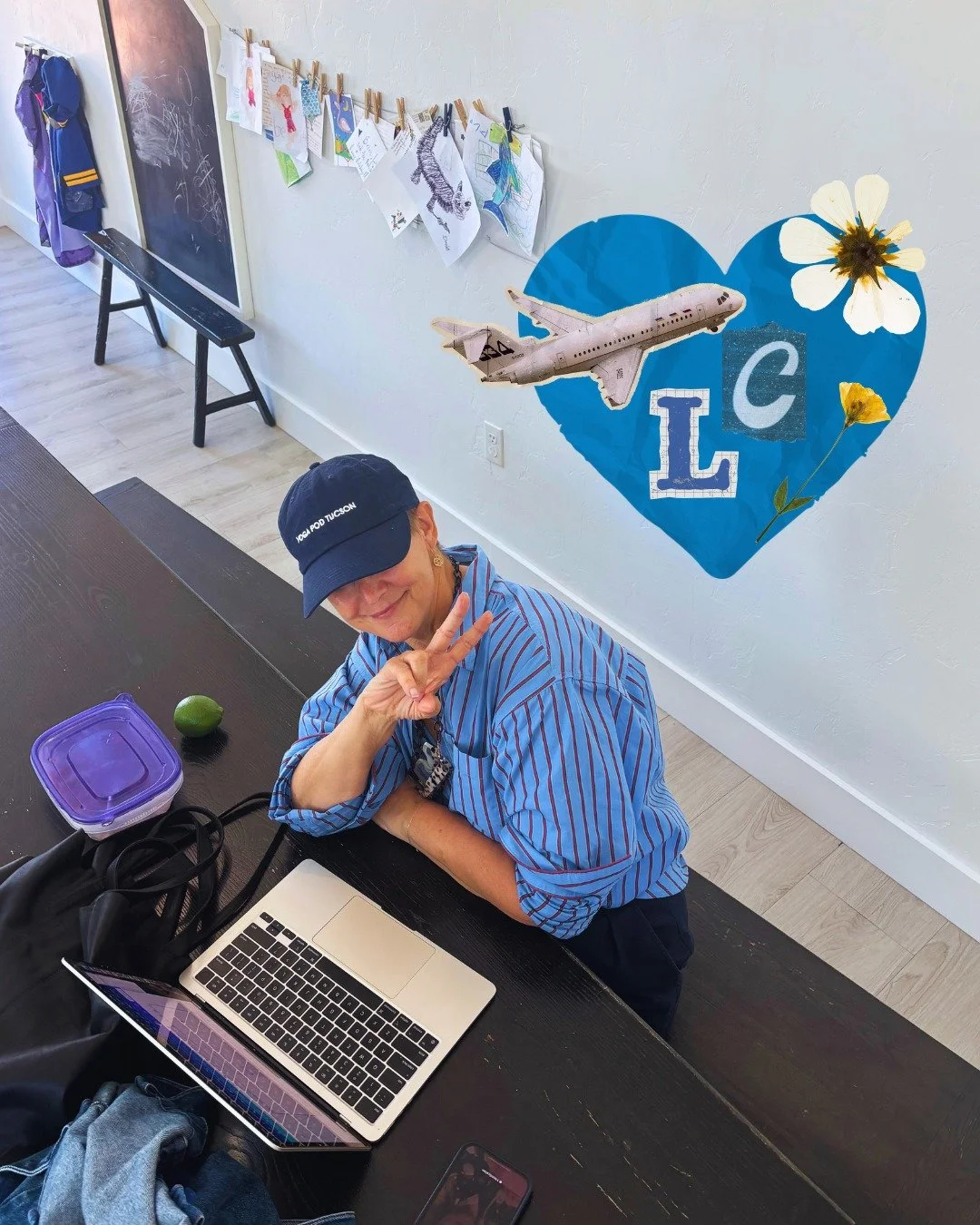 Our lovely Lisa girl is back from a jet-set September visiting France and Italy! ✈️ 💙 We missed her SO much that I don't think we're ever letting her take a vacation again... JK 🙈 (kinda). Say hi the next time you see her in the studio or next to y
