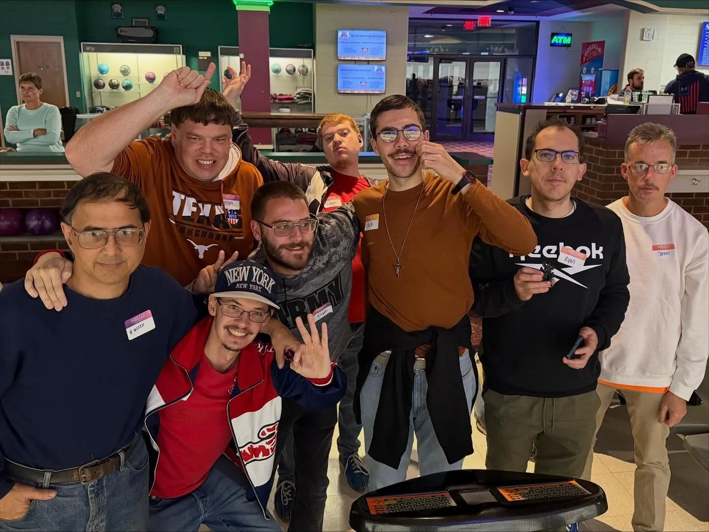 The best night of bowling ever!
80+ MA friends took over @leehilanesbowling tonight!