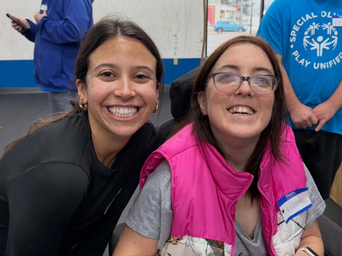 Thank you @crashproofcrossfit for the great workout this morning! We feel pumped up!