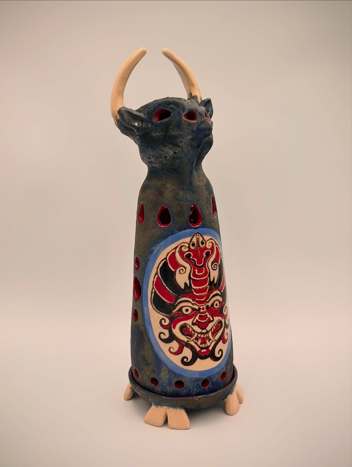 Incense burner I made for @boonenaka 
@old.garden.pottery 
@old.garden.pottery 
🌀