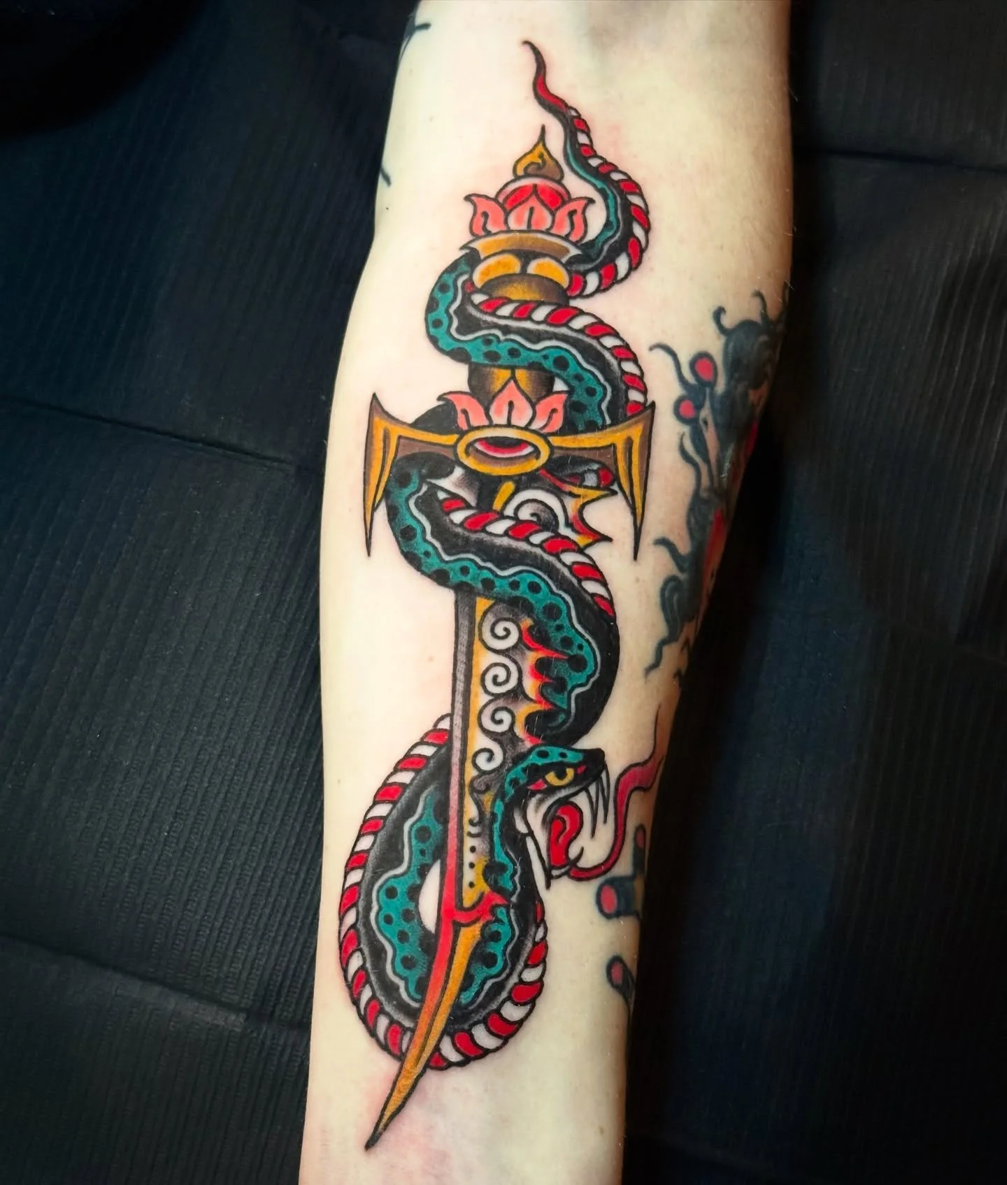 Snake + Blade = Tattoo 
@tattoosmilepdx
