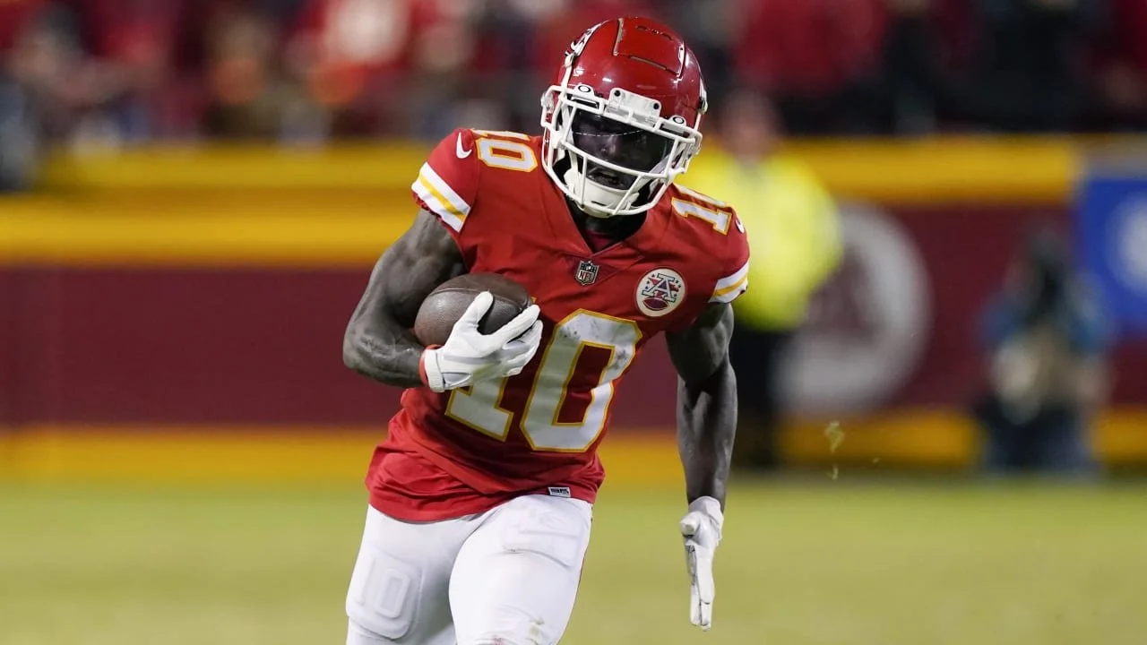 Tyreek Hill foundation surpasses goal, matching NFL fine, to help homeless