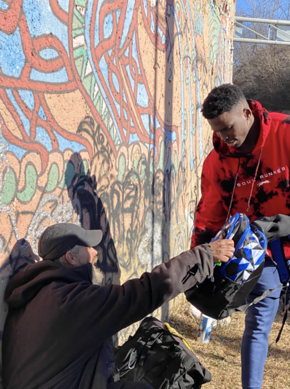 Chiefs’ Tyreek Hill ‘taking it to the streets,’ calling on KC to help homeless again