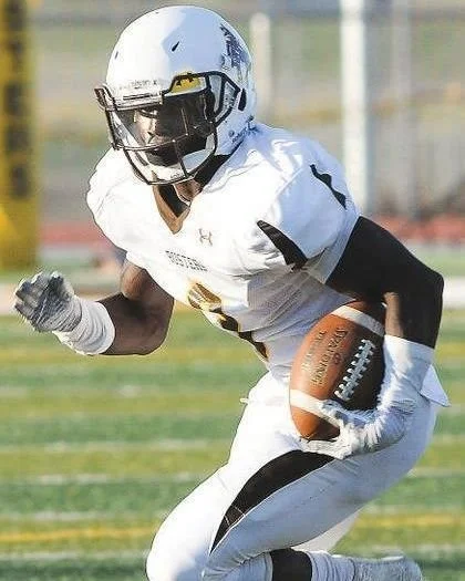 Supporting big brains! 🧠 Tyreek Hill Family Foundation knows the importance of prioritizing education. @cheetah graduated from Garden City Community College with a 3.5 GPA before continuing his education at West Alabama College
#THFF #Education #Tyr