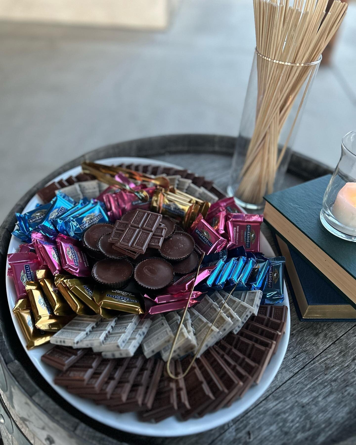 S&rsquo;mores Bar for Intimate Evenings around the 🔥
✨By: Everlong Events