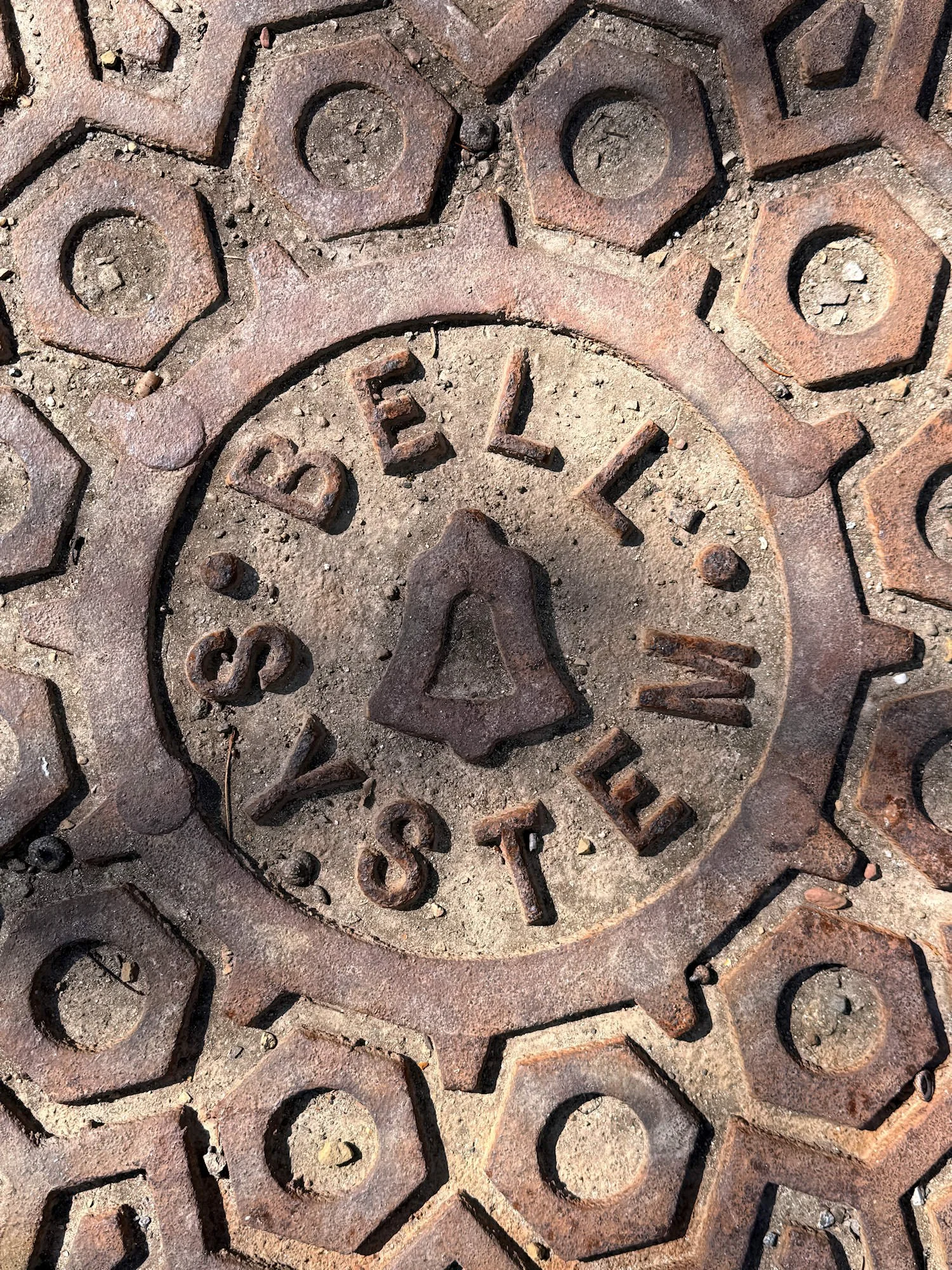 260314.A.18.N.01 - Bell System Manhole Cover