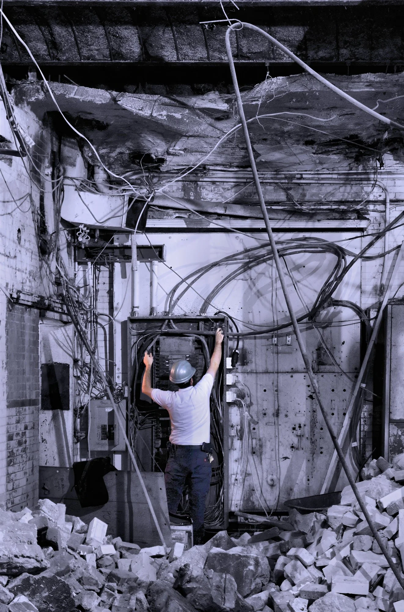 161115.A.02.Y.01 - Existing Electrical Service in an Old Urban Building Undergoing Extensive Interior Demolition