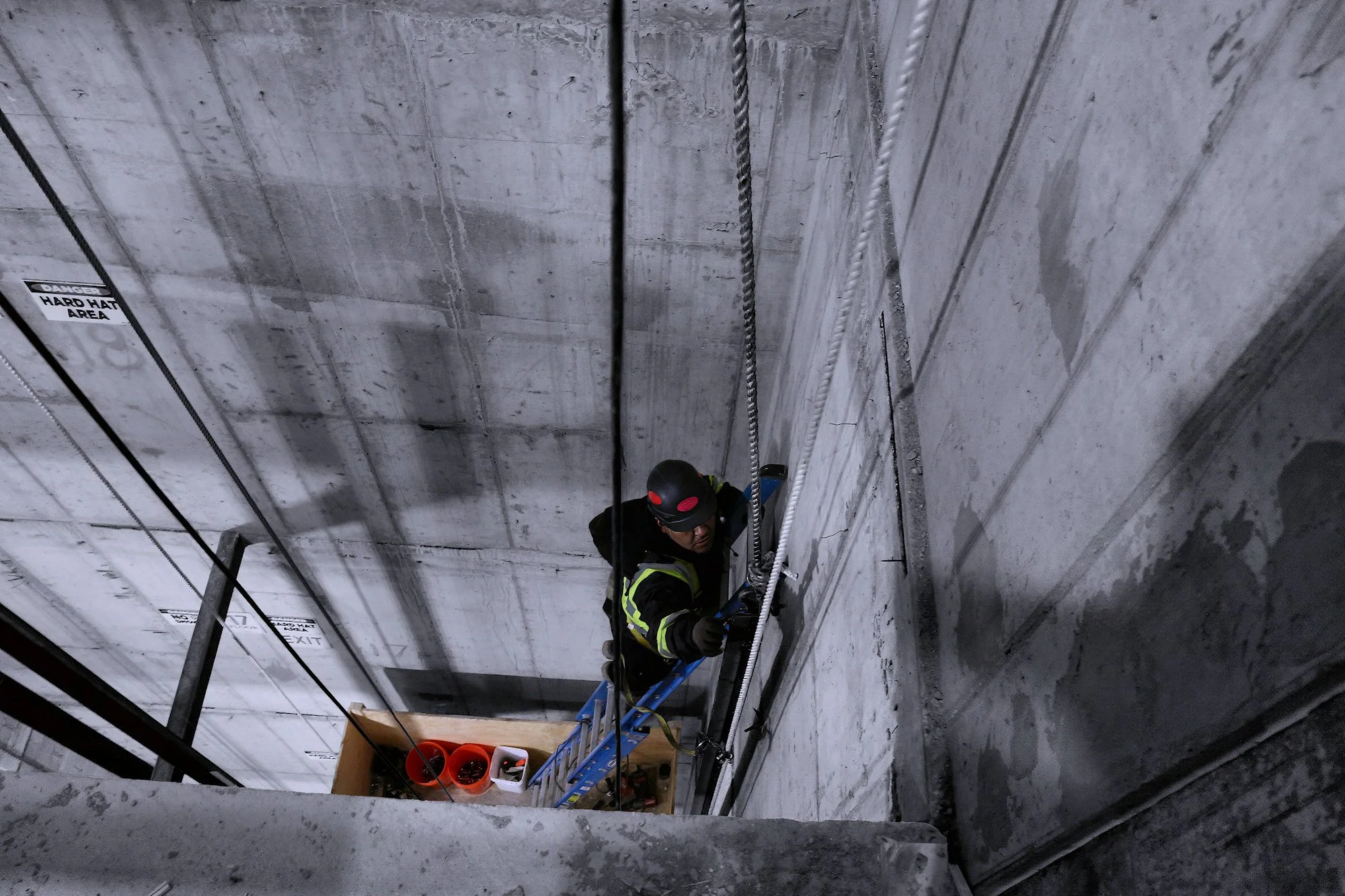 220120.A.08.Y.01 - Rail Installation in an Elevator Shaft