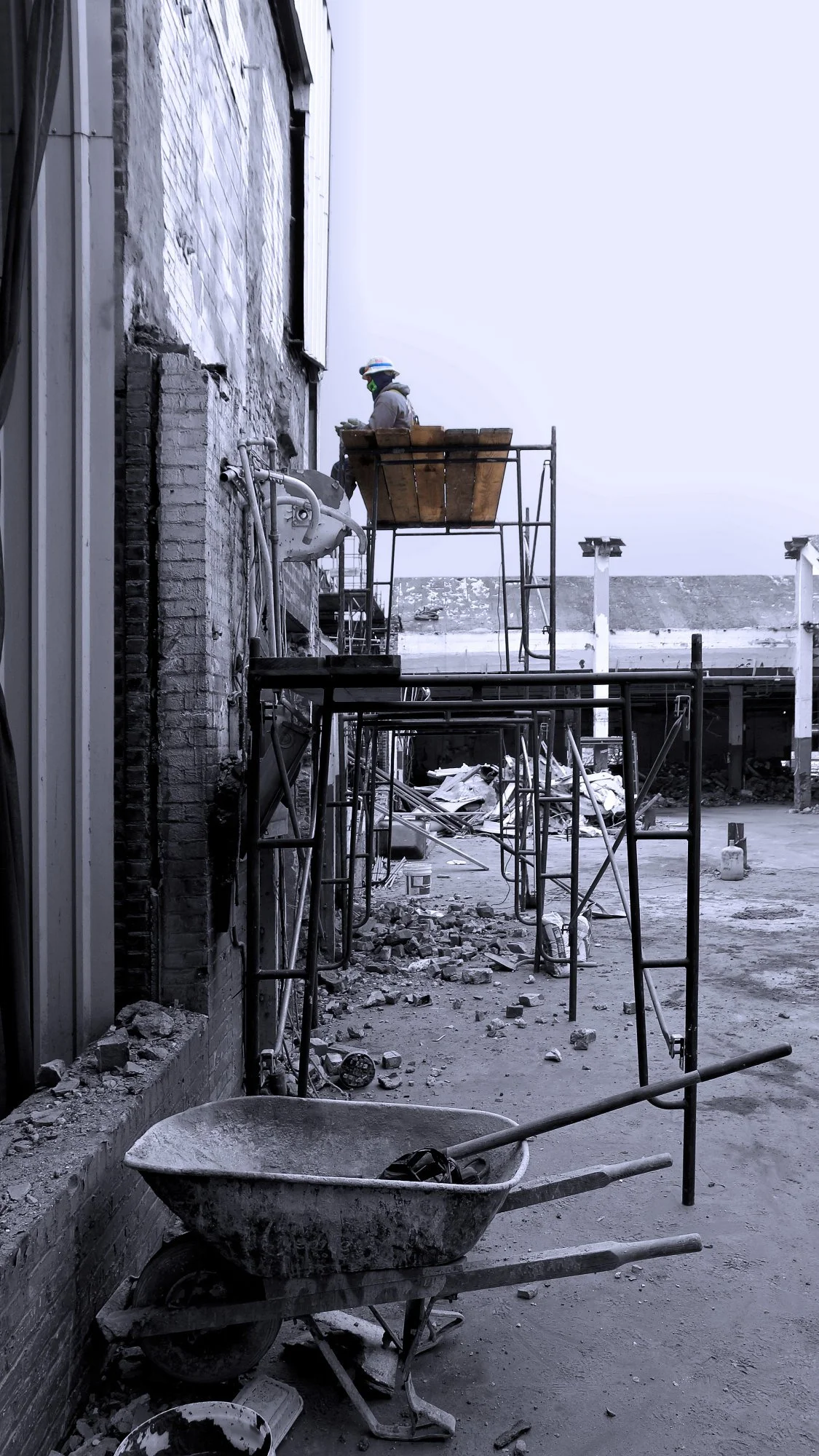 190110.A.11.Y.01 - Part of the Process of Building Demolition - Protecting the Adjacent Building