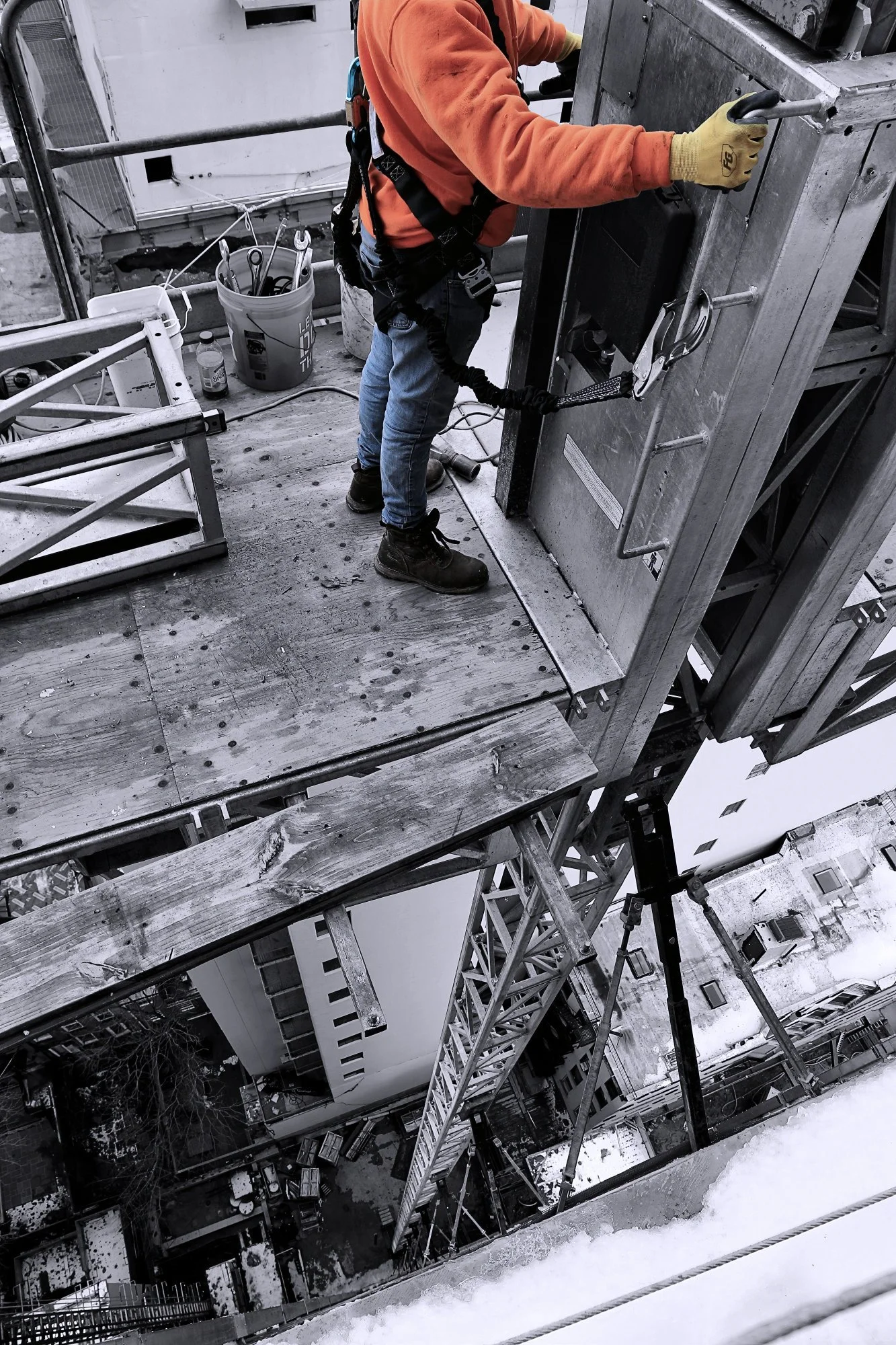 180309.A.08.Y.01 - Installation of Mast Climbing Scaffold System