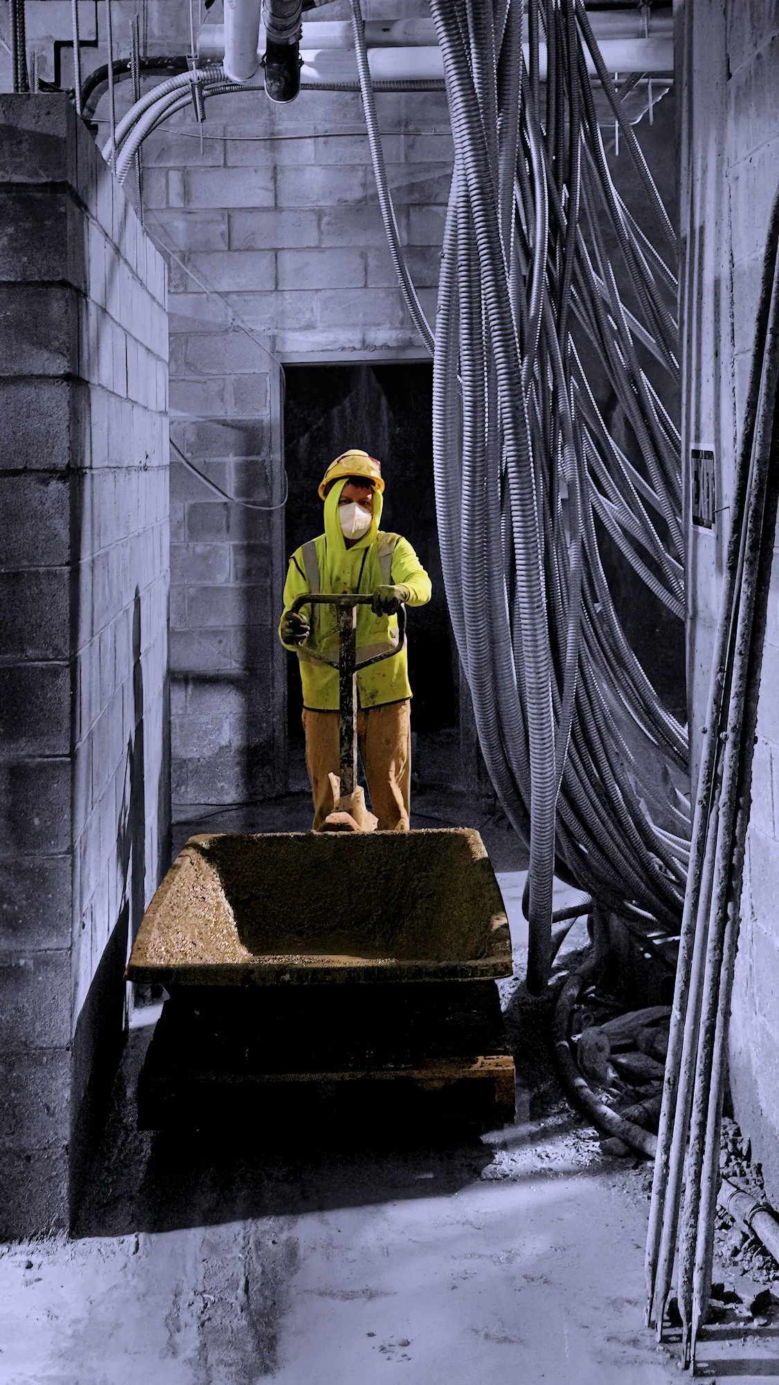 210915.A.02.Y.01 - Mason Tender