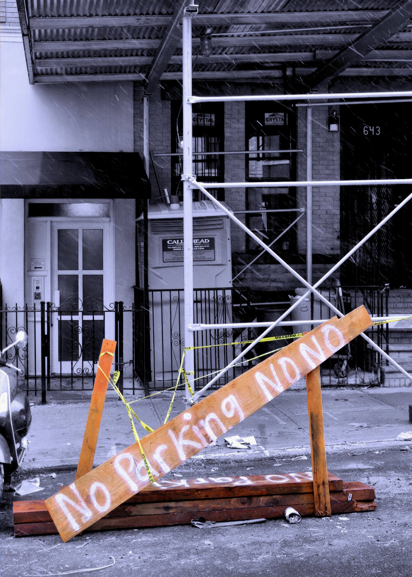 180117.A.02.N.01 - No Parking Sign in an Urban Construction Site