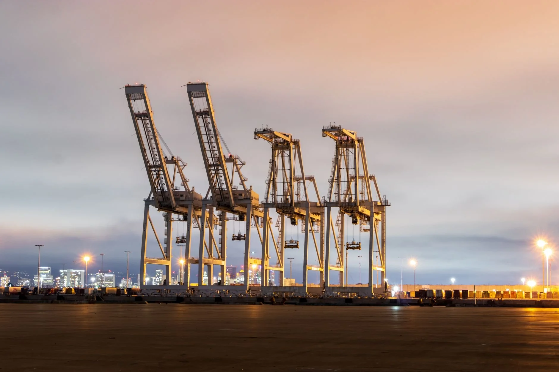 Western Canada Crane Operations: How to Maximize Profits