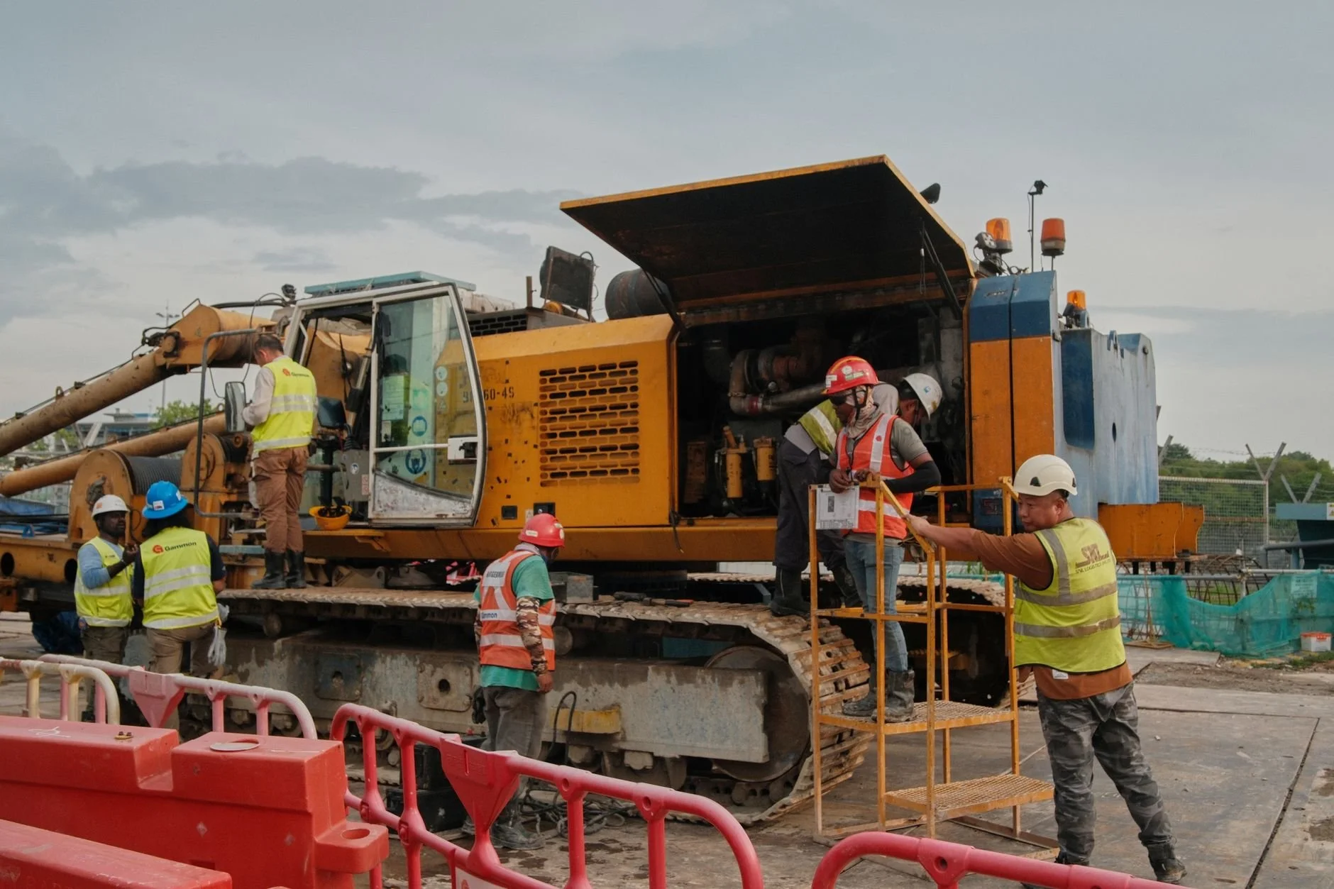 Top Industrial Contractor Software for Heavy Operations