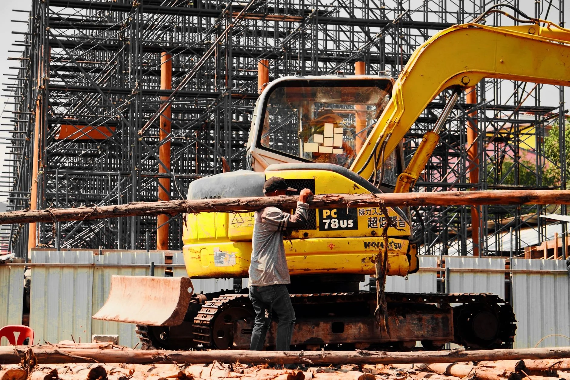 How Heavy-Lift Contractors Maximize Fleet ROI in 2026