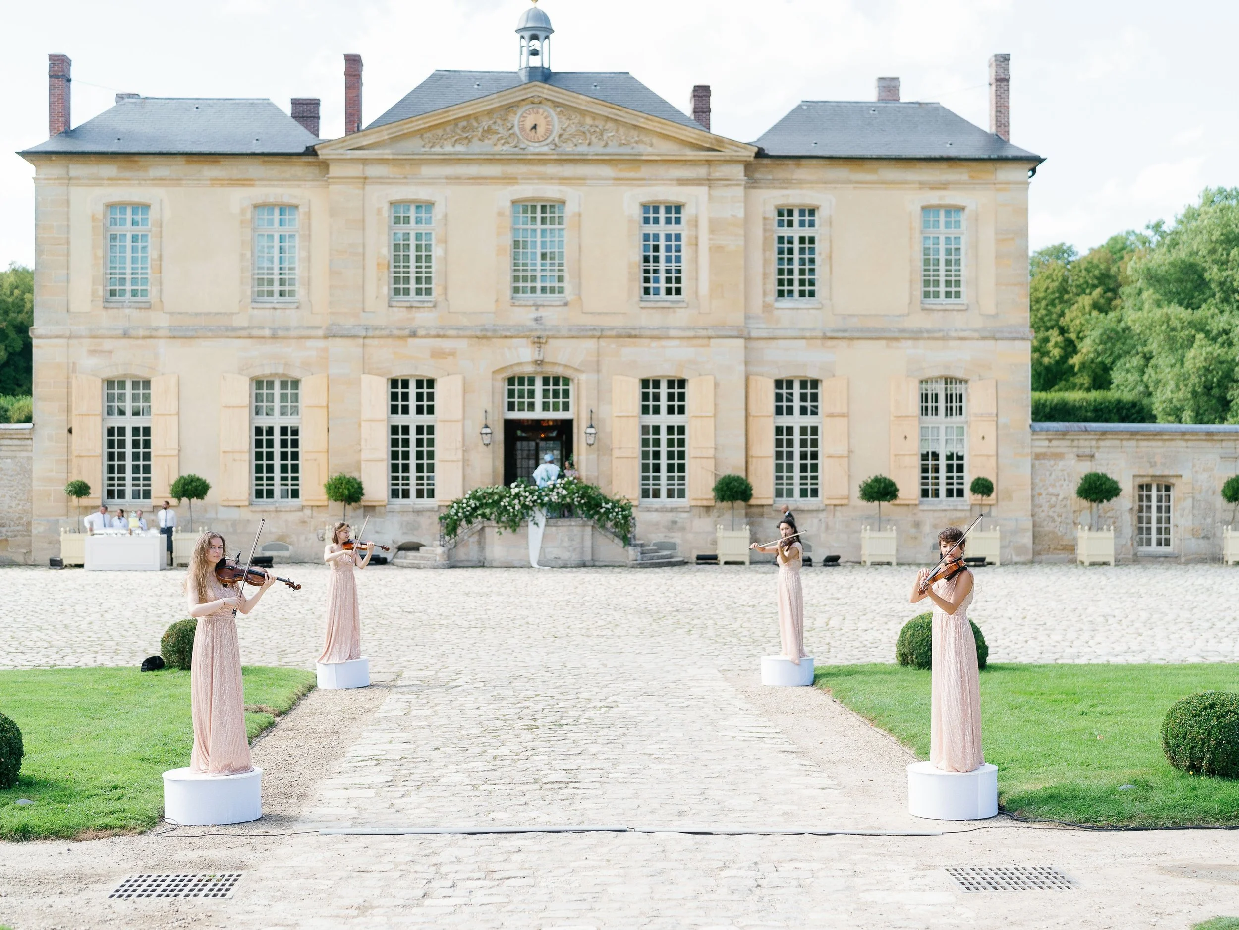 Thoughtful destination wedding welcome experience for guests