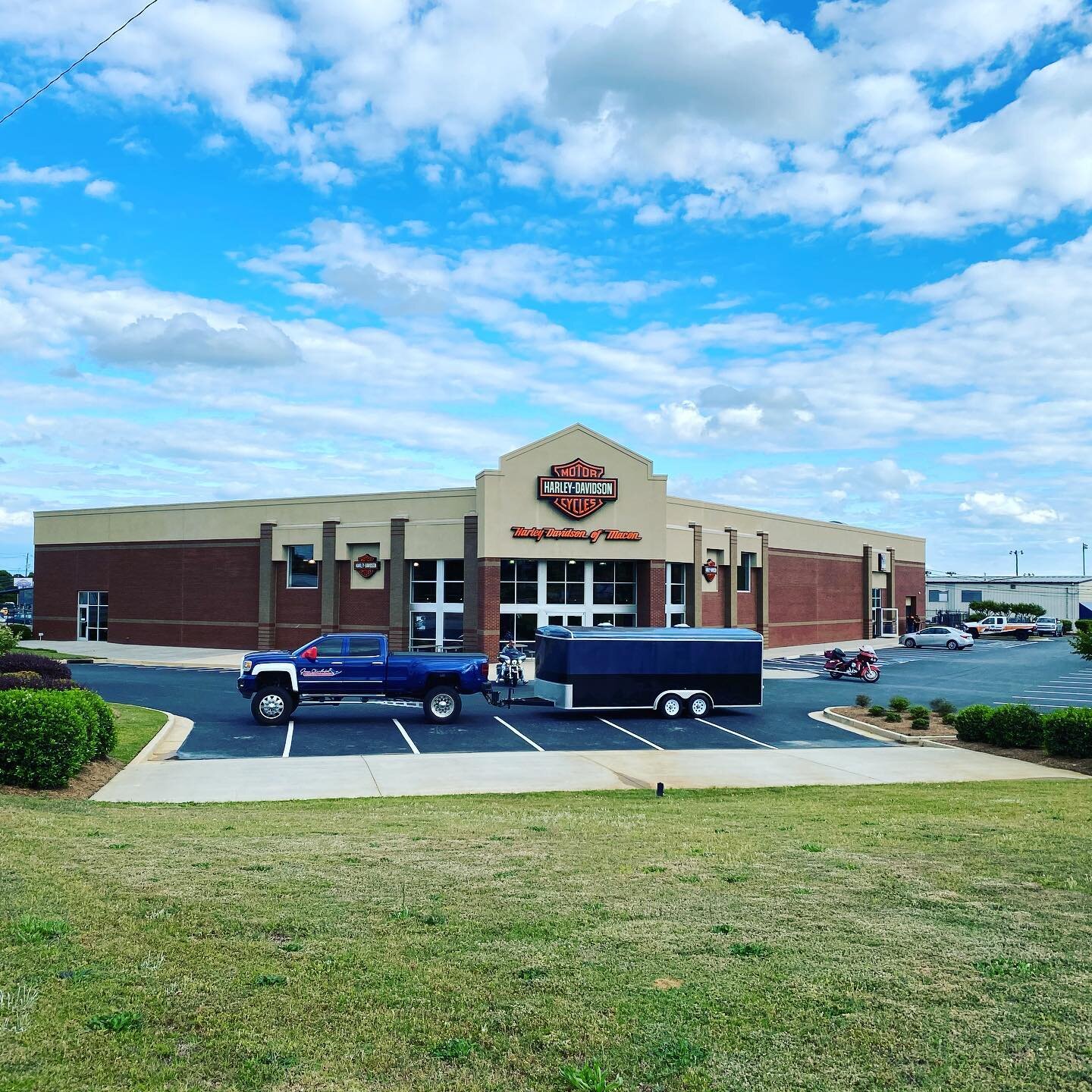 Beautiful sunny day passing through Georgia in route to Nashville, TN. Thank you to Russ Jones and the entire Harley-Davidson of Macon Georgia team for the hospitality. It was a fantastic visit and we left knowing we have meet new friends. Looking fo