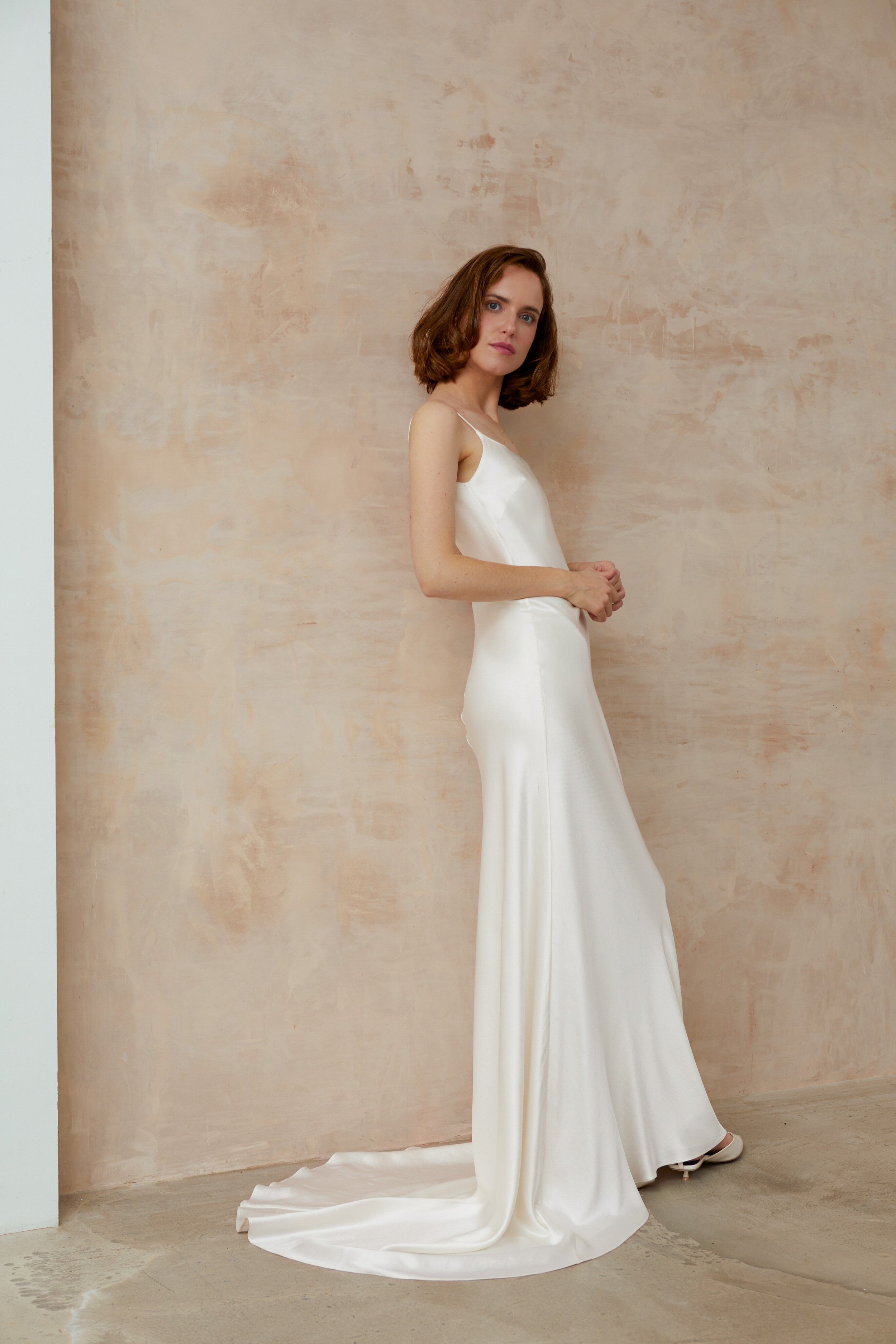 modern simple scoop neck wedding dress