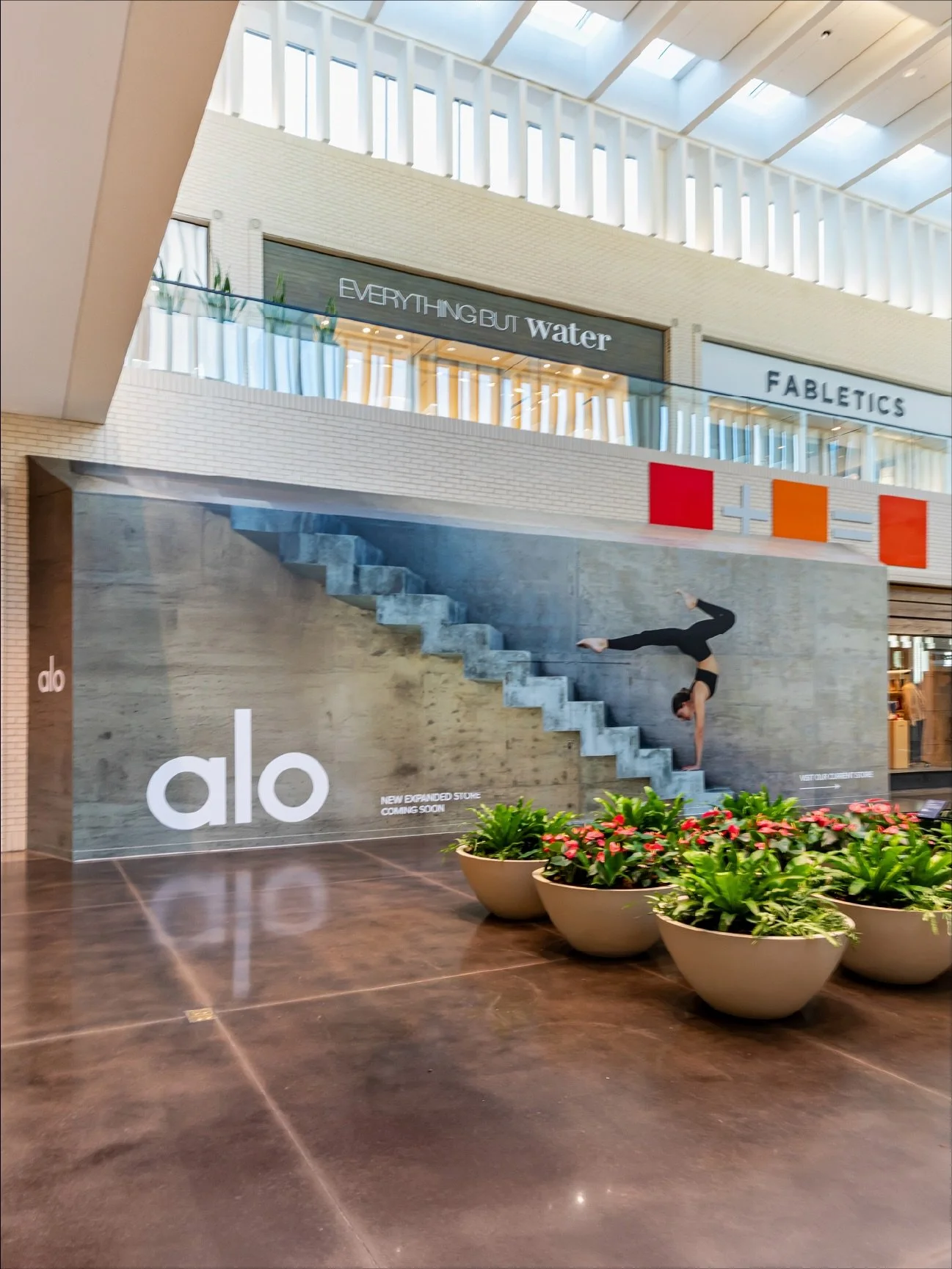 Alo&rsquo;s on the move at NorthPark &mdash; new suite, new barricade, same vibe. From print to install and everything in between- we got it done.

If you had to rock one workout color forever&hellip; what&rsquo;s the pick? 👀