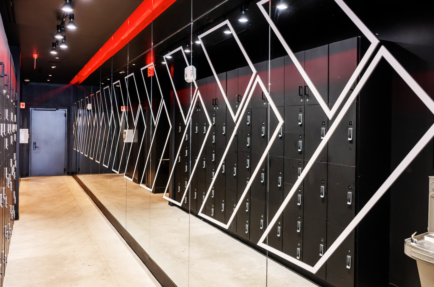 BARRY’S WILLIAMSBURG