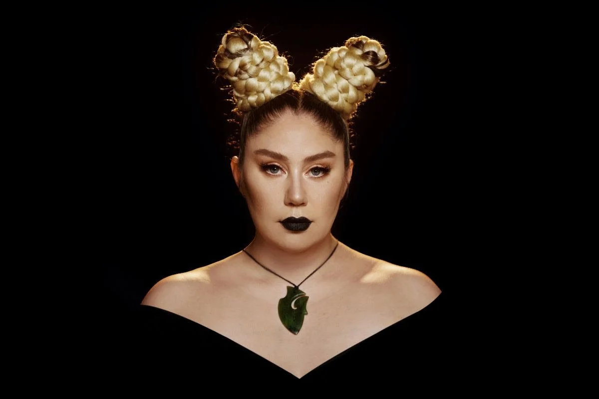 TE KAAHU: New Waiata 'E Hine Ē'