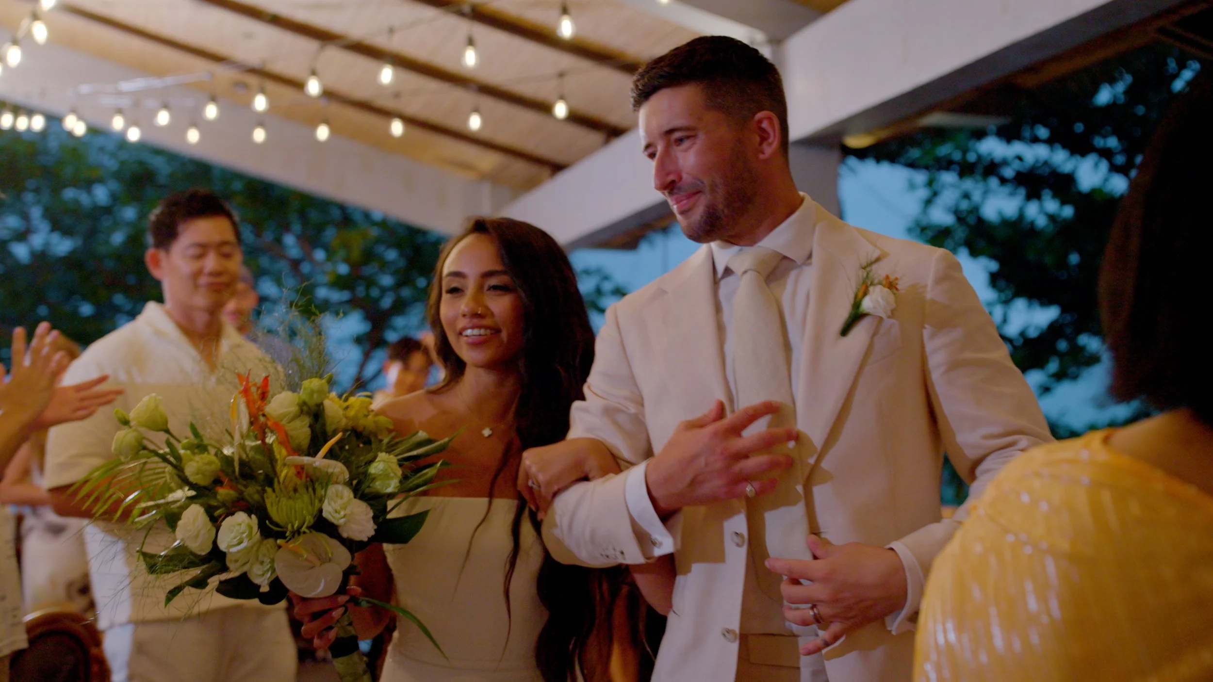 R&G SELECTS.00_12_15_06.Still055.jpg